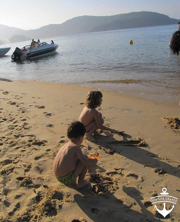Essa viagem a Ilha Grande, há quase 3 anos, foi o primeiro post do blog e a que...