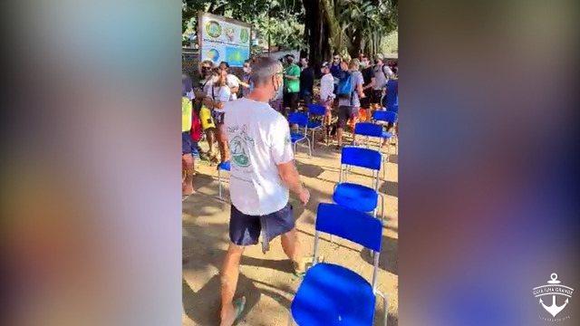 Em vídeo, morador se queixa de desordem na fila para injeção. Crédito: Hans Bustos