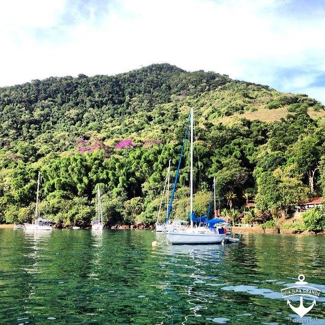 A Ilha Grande é a maior das ilhas do litoral de Angra dos Reis (RJ). A ilha con...
