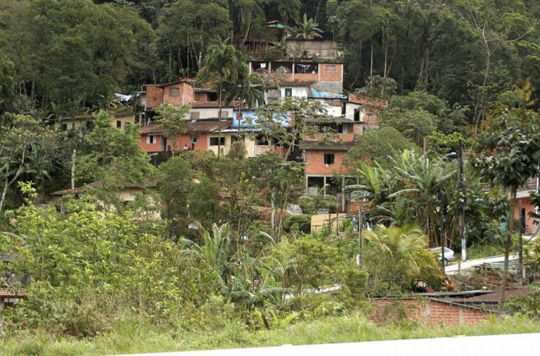 Favelização litoral norte paulista