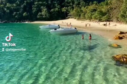 Praia Dos Meros Em Ilha Grande No Estado Do Rio De Janeiro